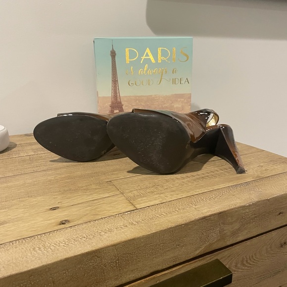 BCBG brown heels size 8.5 - Picture 5 of 5